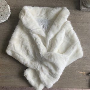 UNREAL FUR Champagne Wrap OS Ivory  LIKE NEW